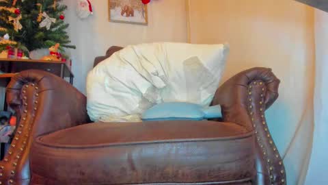 danidollxxx online show from December 2025 04:40:01 AM