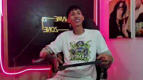 Snapshot of daniel_deluc77 chatting on December 2025 12:22:02 PM daniel_deluc77 online show from December 2025 12:22:02 PM