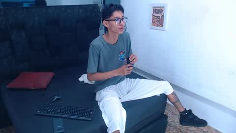 Snapshot of daniel_delux_ chatting on October 2025 11:40:01 AM Daniel Delux online show from October 2025 11:40:01 AM