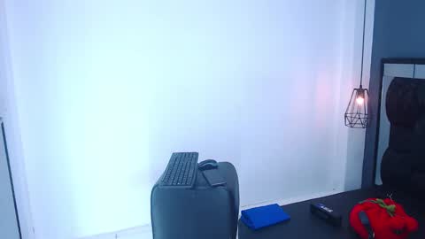 Snapshot of daniel_delux_ chatting on October 2025 12:25:01 PM Daniel Delux online show from October 2025 12:25:01 PM