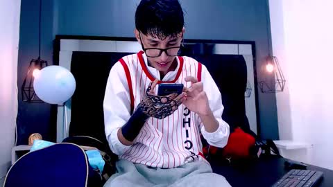 Snapshot of daniel_delux_ chatting on November 2025 12:04:01 PM Daniel Delux online show from November 2025 12:04:01 PM