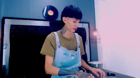 Snapshot of daniel_delux_ chatting on November 2025 03:16:02 PM Daniel Delux online show from November 2025 03:16:02 PM