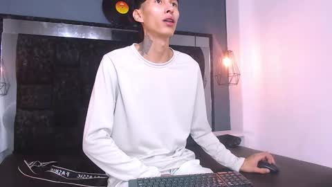 Snapshot of daniel_delux_ chatting on November 2025 11:43:02 AM Daniel Delux online show from November 2025 11:43:02 AM