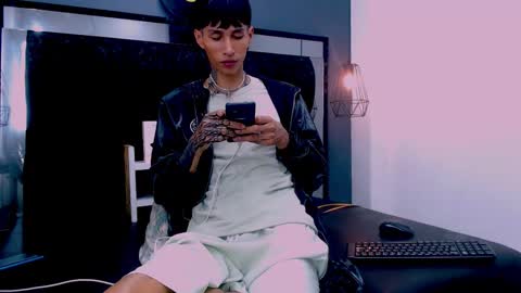 Snapshot of daniel_delux_ chatting on November 2025 11:48:02 PM Daniel Delux online show from November 2025 11:48:02 PM