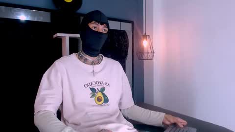 Snapshot of daniel_delux_ chatting on November 2025 02:05:01 PM Daniel Delux online show from November 2025 02:05:01 PM