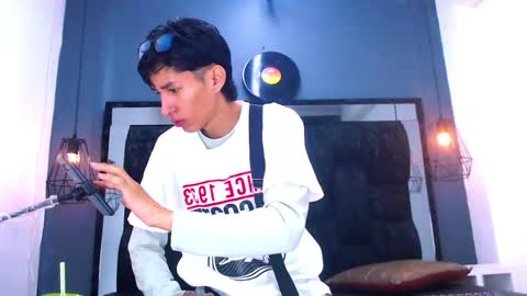 Snapshot of daniel_delux_ chatting on November 2025 11:10:02 AM Daniel Delux online show from November 2025 11:10:02 AM