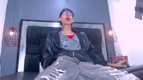 Snapshot of daniel_delux_ chatting on December 2025 11:48:01 AM Daniel Delux online show from December 2025 11:48:01 AM