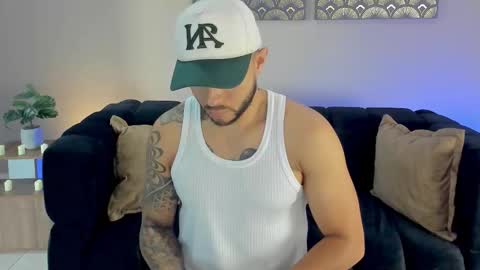 daniel_kingxxx online show from February 2026 01:43:01 PM