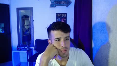 daniel_velez26 online show from December 2025 01:32:01 AM