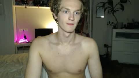 Snapshot of daniel_yumm chatting on July 2026 11:00:02 PM Daniel online show from July 2026 11:00:02 PM
