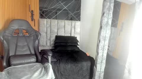 Snapshot of daniela_dl chatting on December 2024 11:40:01 PM Daniela online show from December 2024 11:40:01 PM