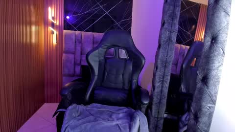 Snapshot of daniela_dl chatting on December 2024 05:57:02 PM Daniela online show from December 2024 05:57:02 PM