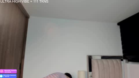  independent model   online show from October 2025 02:53:02 AM