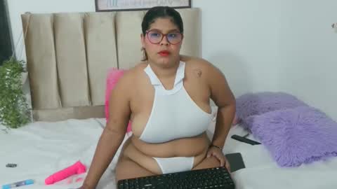 daniela_lan online show from December 2025 08:31:02 AM