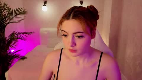 Snapshot of daniela_saules chatting on November 2025 01:22:02 PM Daniela online show from November 2025 01:22:02 PM