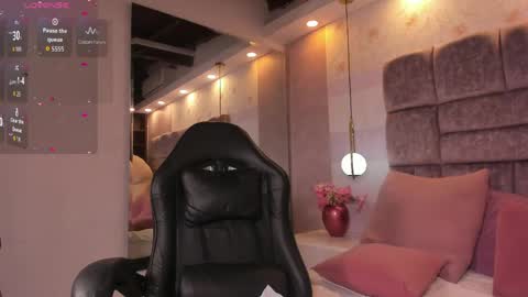 danielamonett online show from May 2026 06:19:02 AM