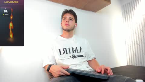 Snapshot of danielclarton chatting on January 2025 12:30:01 AM DANIEL online show from January 2025 12:30:01 AM