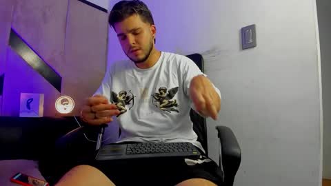 Snapshot of danielclarton chatting on September 2025 02:35:02 AM DANIEL online show from September 2025 02:35:02 AM