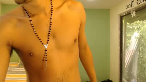 Snapshot of danielitopapii chatting on May 2026 02:24:02 PM danielitopapii online show from May 2026 02:24:02 PM