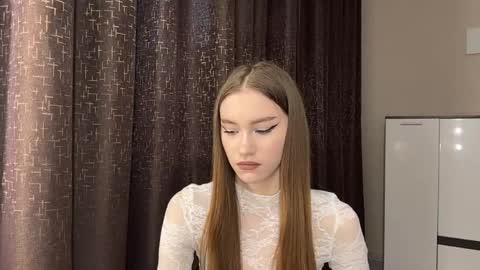 Snapshot of daniellecorra chatting on April 2026 03:05:01 PM Trisha wanna play Meow online show from April 2026 03:05:01 PM