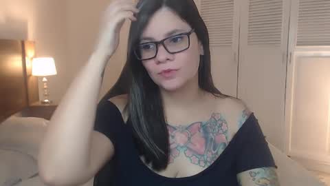 Snapshot of daniellerain chatting on April 2026 10:05:01 AM daniellerain online show from April 2026 10:05:01 AM