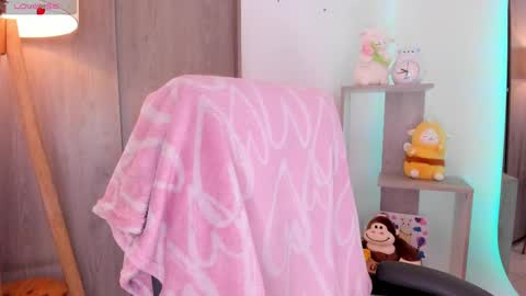 Danielle Rose online show from September 2025 07:19:02 PM