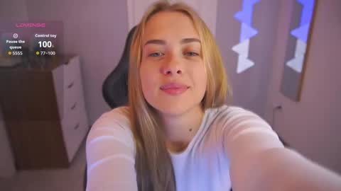 Snapshot of danikadillan chatting on November 2025 12:43:01 AM Hi my name is Anna. Please say hello I like to chat with you. If u have request use Tip option .Thank you online show from November 2025 12:43:01 AM