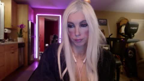 Snapshot of danikawhite69 chatting on February 2025 08:06:02 AM DanikaWhite69 online show from February 2025 08:06:02 AM