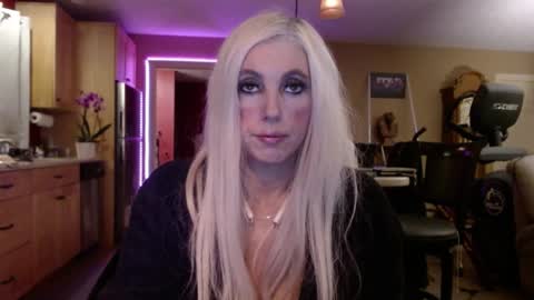 Snapshot of danikawhite69 chatting on February 2025 08:10:02 AM DanikaWhite69 online show from February 2025 08:10:02 AM
