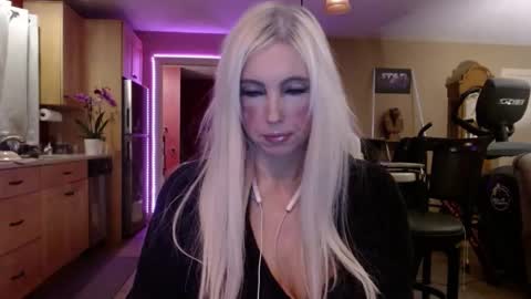 Snapshot of danikawhite69 chatting on February 2025 08:06:01 AM DanikaWhite69 online show from February 2025 08:06:01 AM