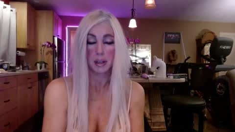 Snapshot of danikawhite69 chatting on October 2025 08:34:02 AM DanikaWhite69 online show from October 2025 08:34:02 AM
