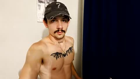 Snapshot of danilorenz0 chatting on June 2026 06:22:02 AM Dani Lorenzo online show from June 2026 06:22:02 AM
