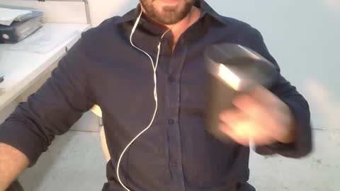 Dani Oli online show from December 2025 11:00:02 PM