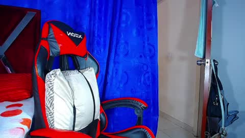 Snapshot of danisabrownn chatting on April 2026 06:28:01 PM danisabrownn online show from April 2026 06:28:01 PM