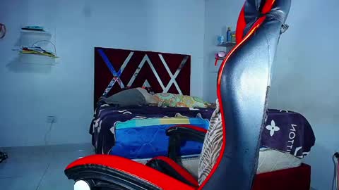 Snapshot of danisabrownn chatting on April 2026 06:10:01 PM danisabrownn online show from April 2026 06:10:01 PM