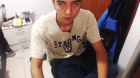 Snapshot of danivoyeur21 chatting on March 2026 08:19:01 AM daniel segura online show from March 2026 08:19:01 AM