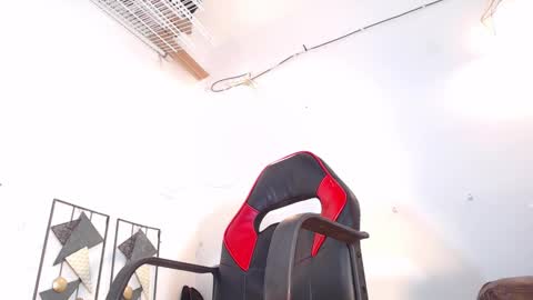 dann hill1 online show from October 2025 12:32:01 AM