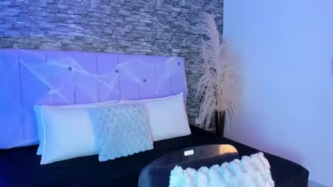 Snapshot of danna999 chatting on October 2025 11:37:01 PM danna999 online show from October 2025 11:37:01 PM