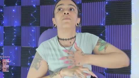 Snapshot of danna__castle chatting on April 2026 06:21:01 AM Dannacastle online show from April 2026 06:21:01 AM