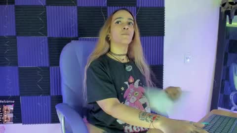 Snapshot of danna__castle chatting on April 2026 02:17:02 AM Dannacastle online show from April 2026 02:17:02 AM