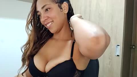 Snapshot of danna__ross chatting on April 2026 01:41:02 AM Danna Ross online show from April 2026 01:41:02 AM
