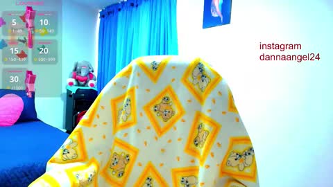 Danna online show from November 2025 08:49:01 PM