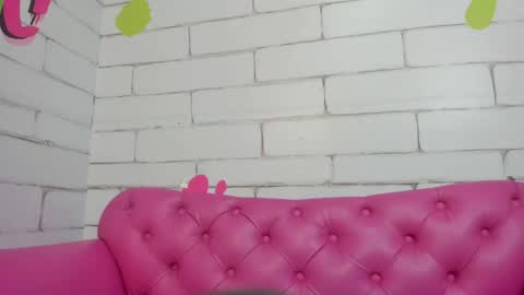 Snapshot of danna_greyyy chatting on April 2026 11:39:02 AM Danna Greyyy online show from April 2026 11:39:02 AM