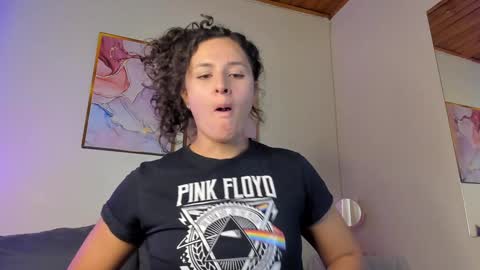 Snapshot of danna_lovs chatting on January 2025 01:11:01 PM Danna Lovs online show from January 2025 01:11:01 PM