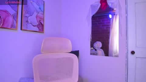 Snapshot of danna_lovs chatting on February 2025 07:14:01 PM Danna Lovs online show from February 2025 07:14:01 PM