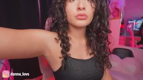 Danna Lovs online show from October 2025 06:01:01 PM