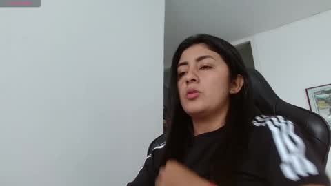 Snapshot of danna_peterson chatting on November 2025 07:46:02 PM Danna online show from November 2025 07:46:02 PM