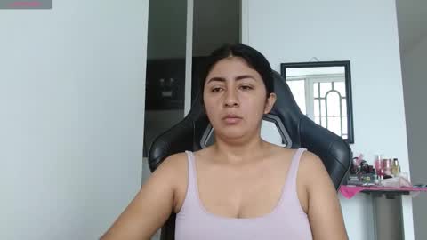 Snapshot of danna_peterson chatting on November 2025 03:07:02 PM Danna online show from November 2025 03:07:02 PM