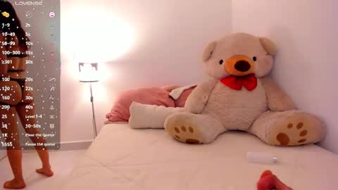 Snapshot of danna_rhodesx chatting on September 2025 02:33:02 AM Danna Rhodes online show from September 2025 02:33:02 AM