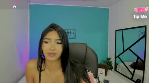 Danna online show from May 2026 12:33:02 PM